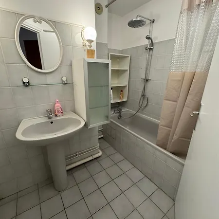 4 Personnes 50 M2 Idealement Situe A - Avec Parking Apartment *