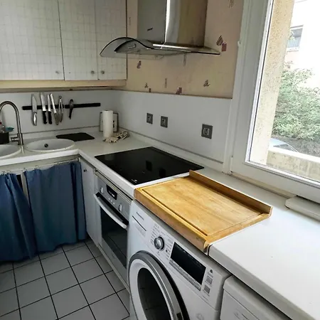 Apartment 4 Personnes 50 M2 Idealement Situe A - Avec Parking *